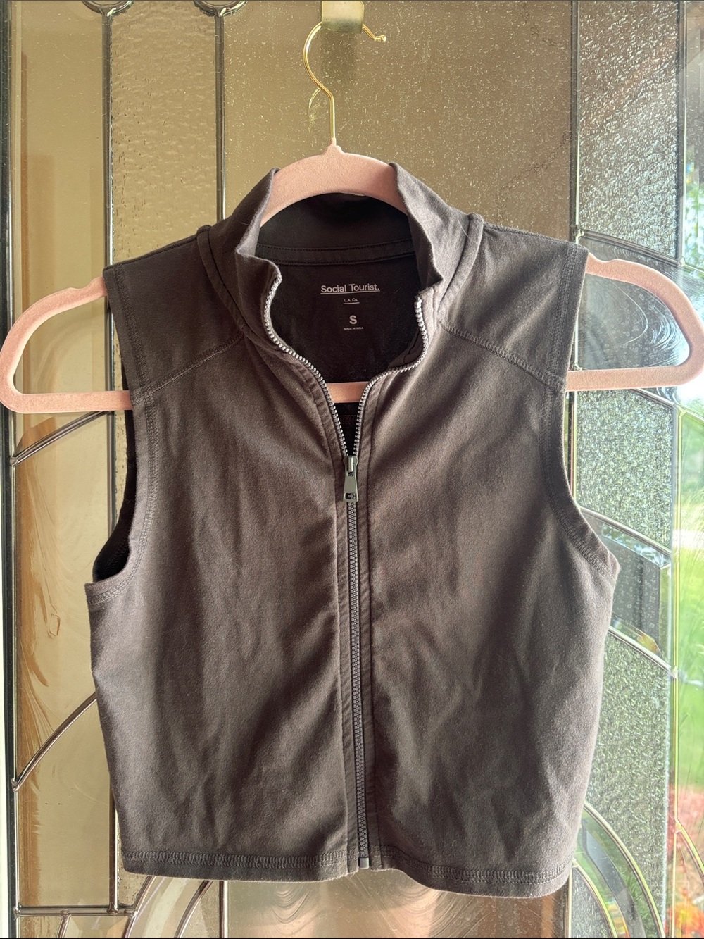 Social Tourist Sleeveless Zip Front Crop Vest - Grey